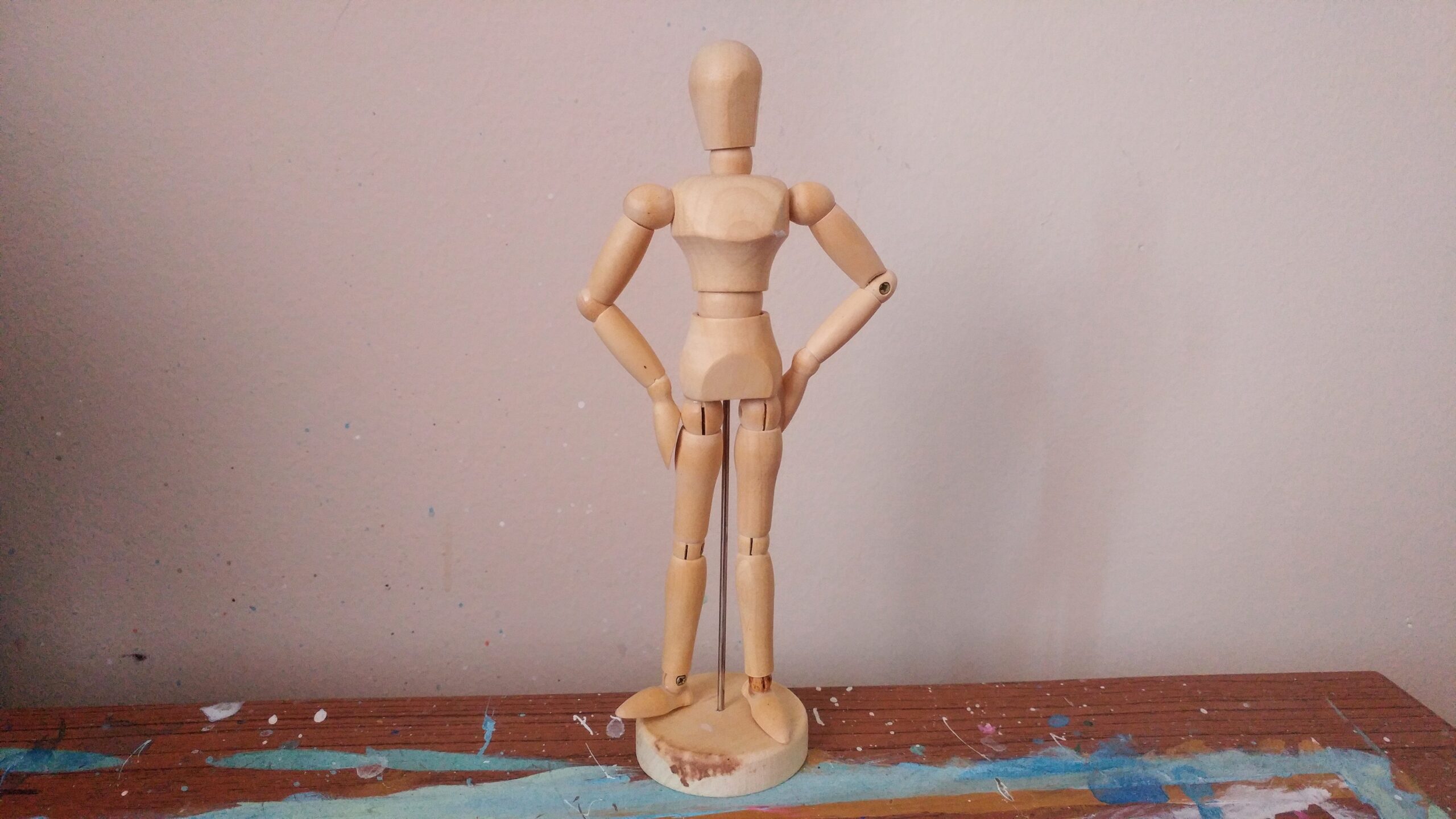 Small wooden mannequin